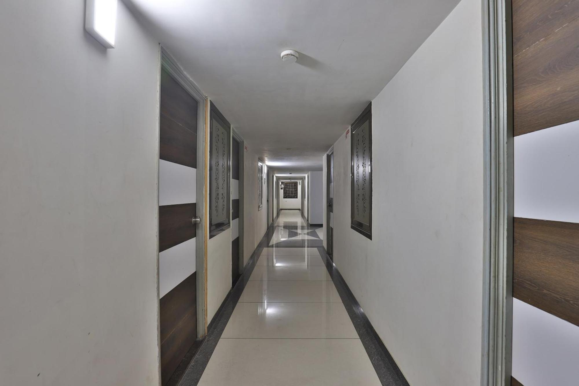 Collection O Hotel Panchsheel วาโดดารา ภายนอก รูปภาพ