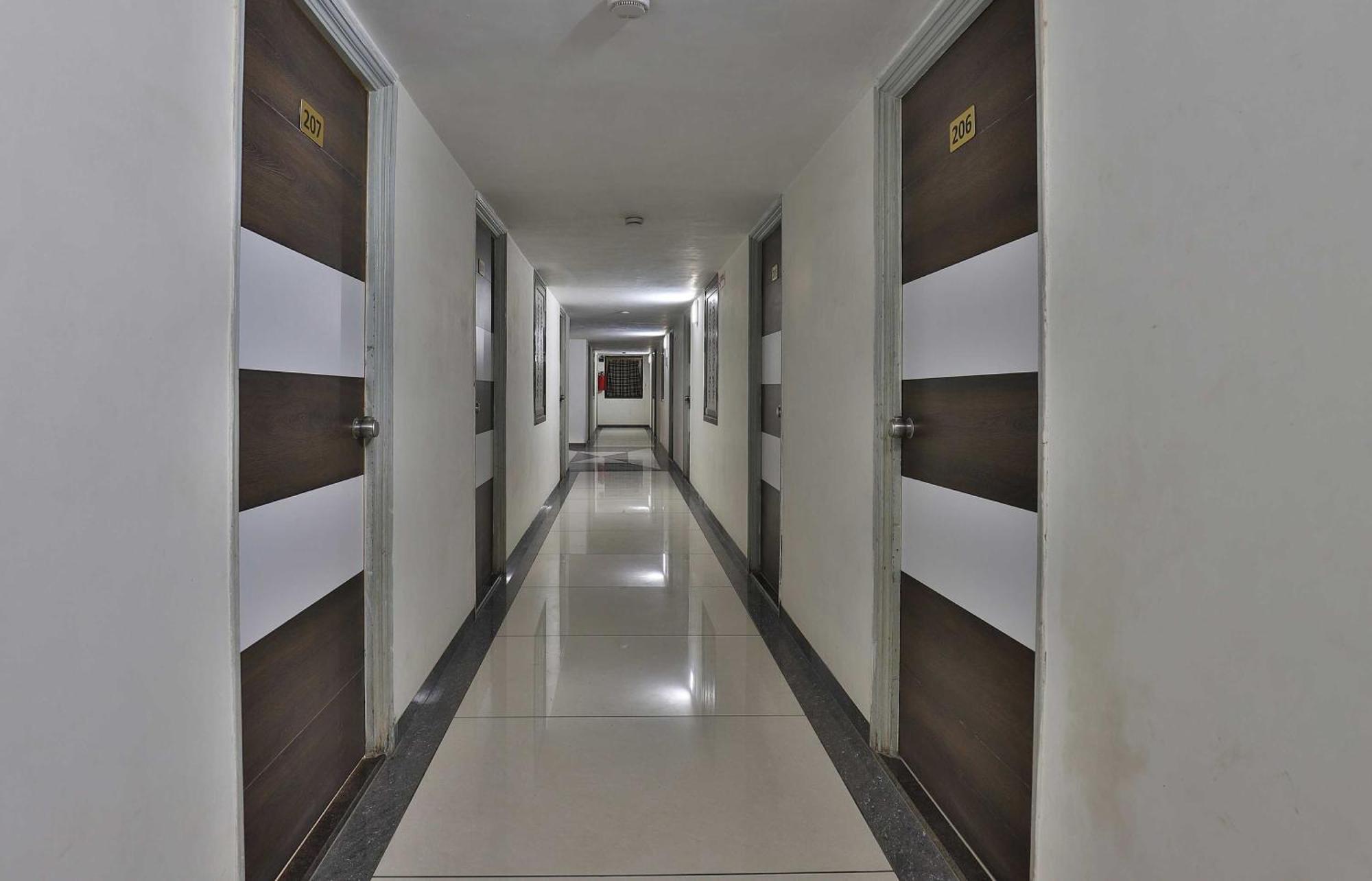 Collection O Hotel Panchsheel วาโดดารา ภายนอก รูปภาพ
