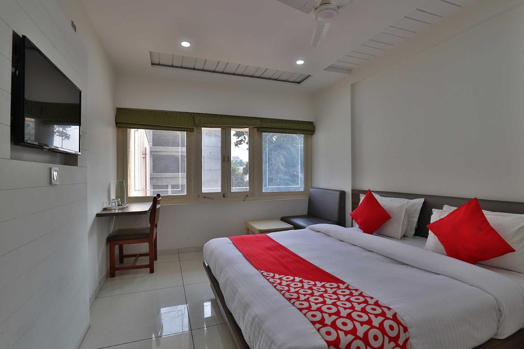 Collection O Hotel Panchsheel วาโดดารา ภายนอก รูปภาพ